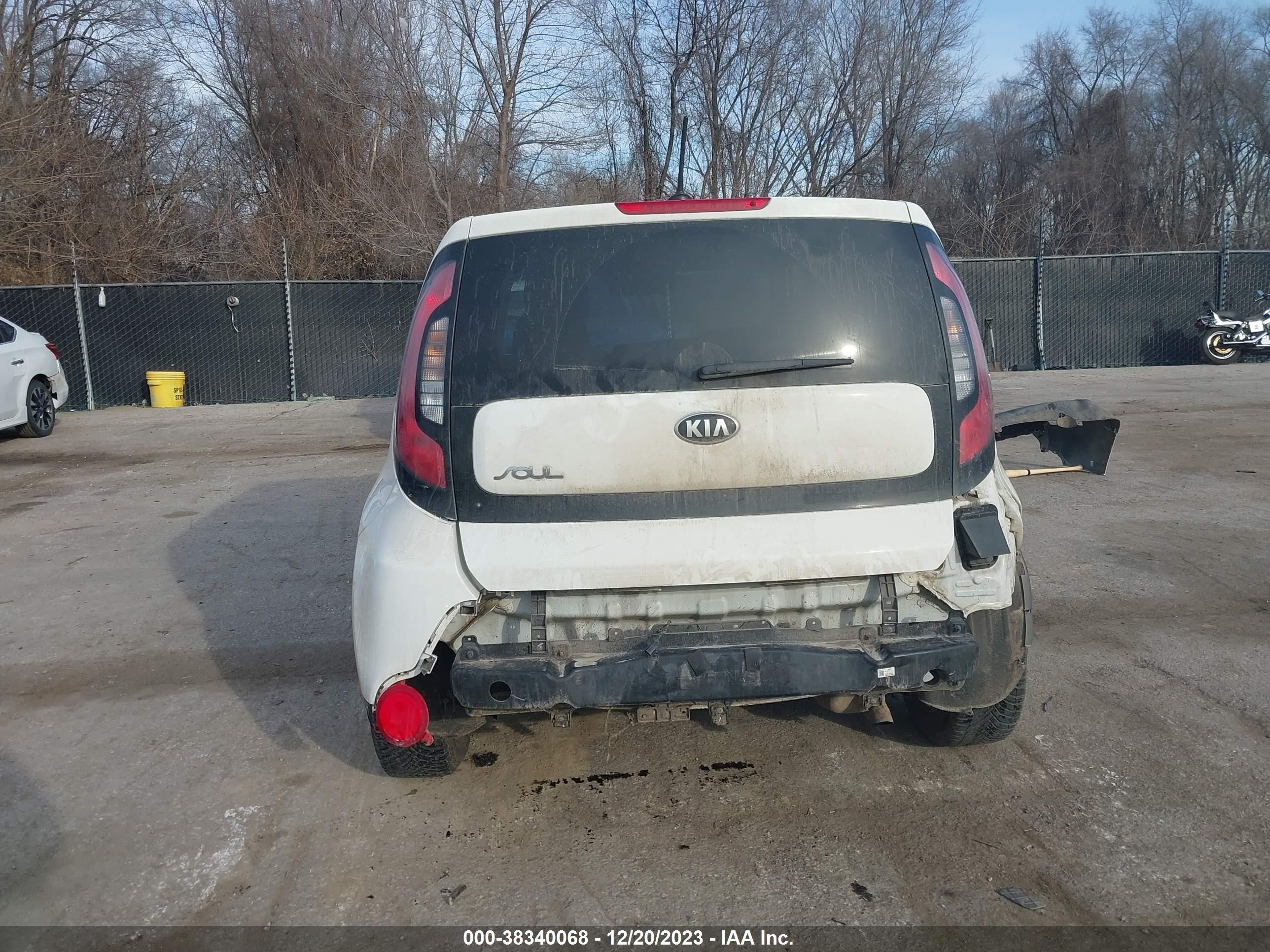 Photo 16 VIN: KNDJN2A29G7402313 - KIA SOUL 