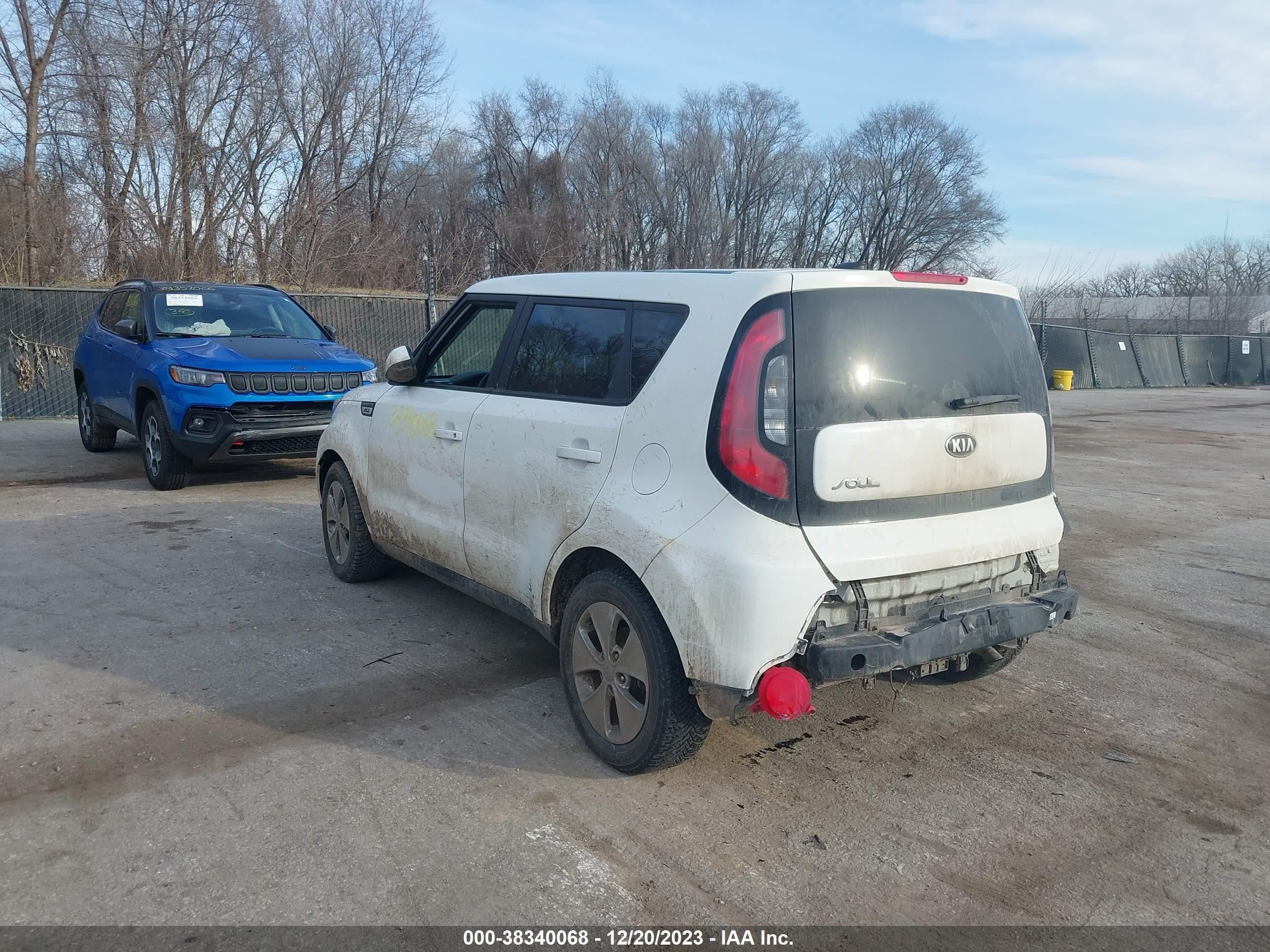 Photo 2 VIN: KNDJN2A29G7402313 - KIA SOUL 