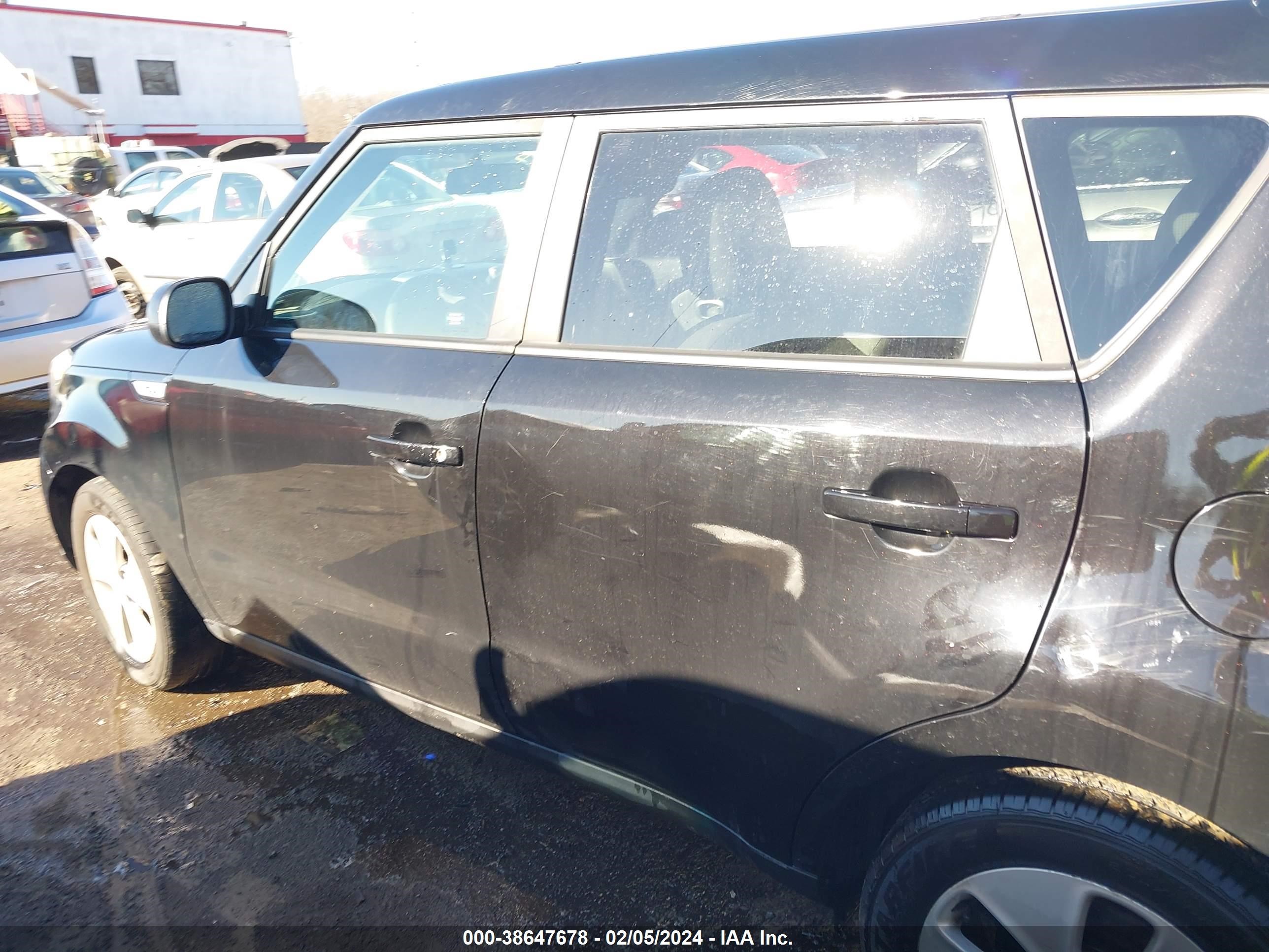 Photo 13 VIN: KNDJN2A29G7856951 - KIA SOUL 