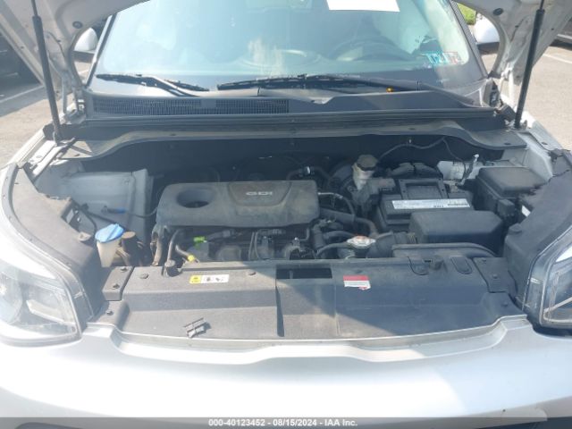 Photo 9 VIN: KNDJN2A29H7437886 - KIA SOUL 