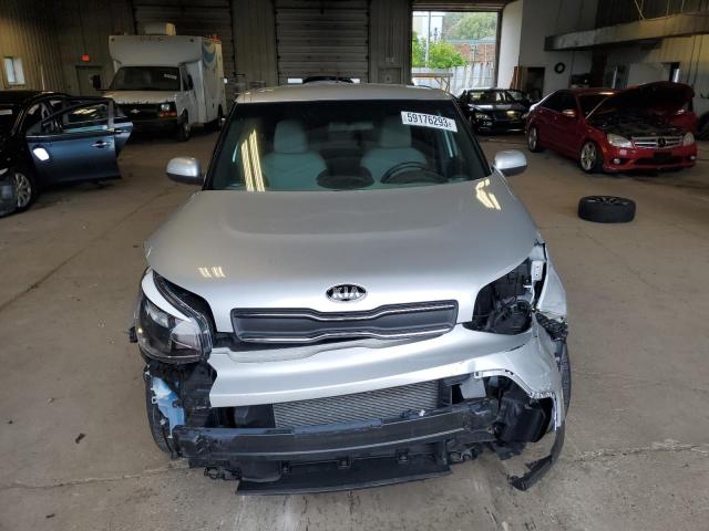 Photo 4 VIN: KNDJN2A29J7564062 - KIA SOUL 