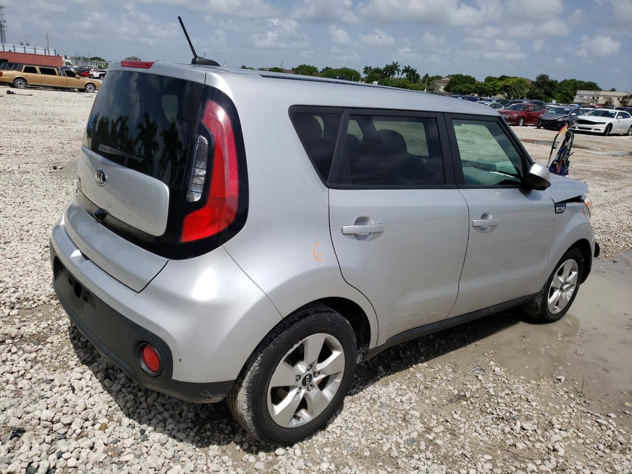 Photo 2 VIN: KNDJN2A29K7677771 - KIA SOUL 