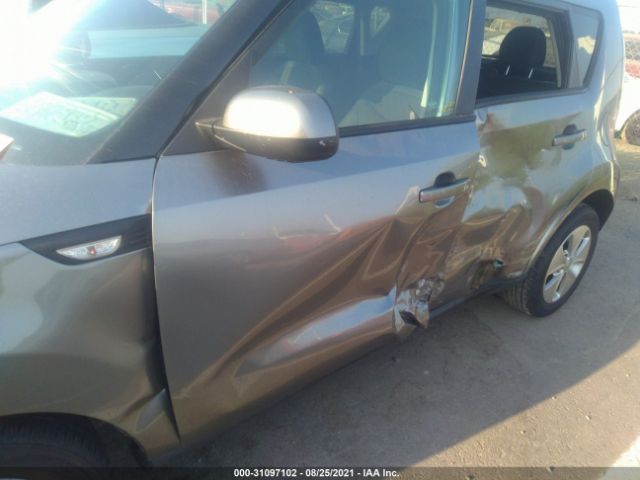 Photo 5 VIN: KNDJN2A2XE7110456 - KIA SOUL 