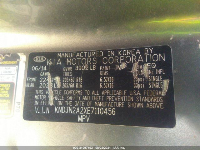 Photo 8 VIN: KNDJN2A2XE7110456 - KIA SOUL 