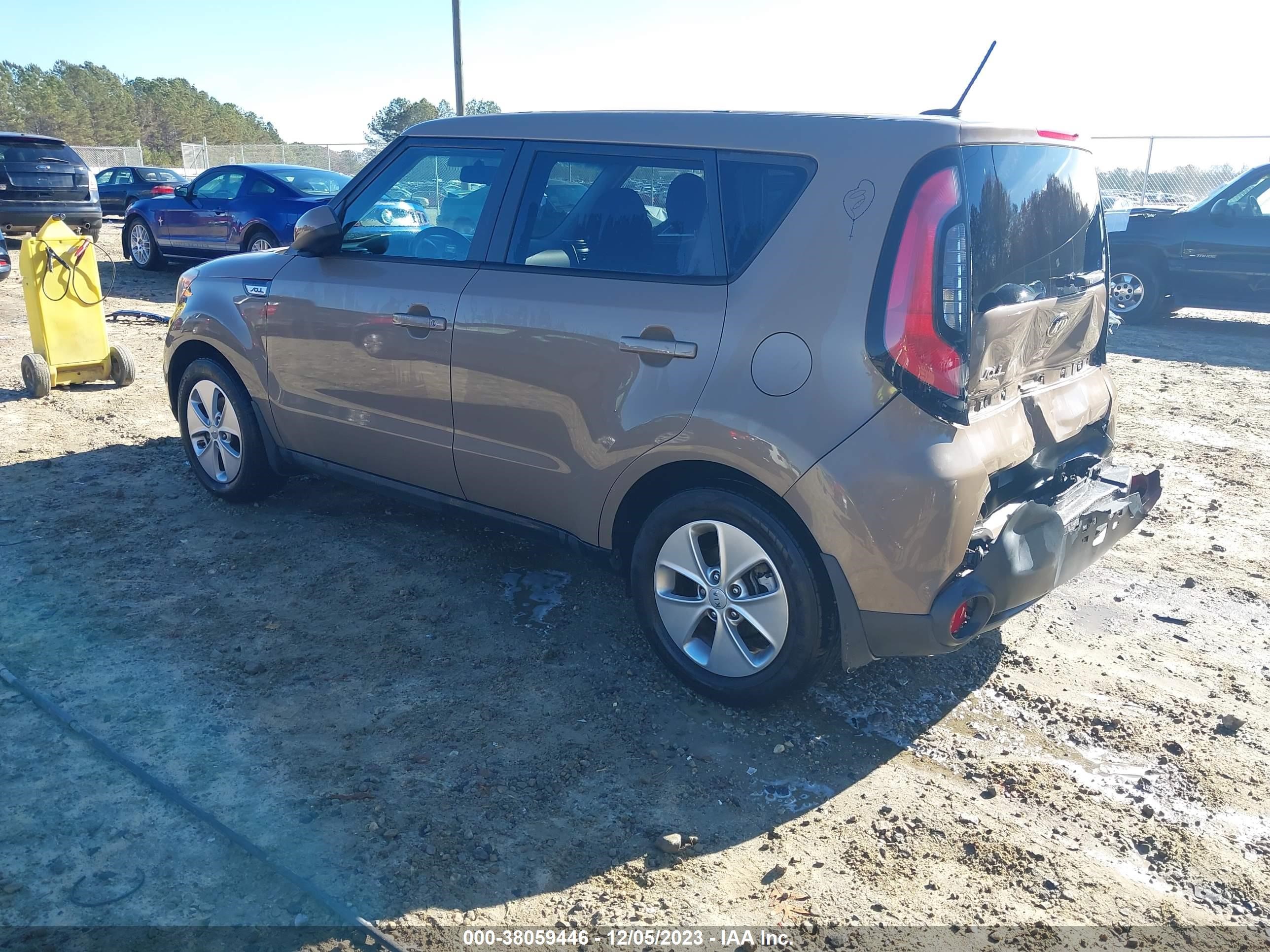 Photo 2 VIN: KNDJN2A2XF7130952 - KIA SOUL 