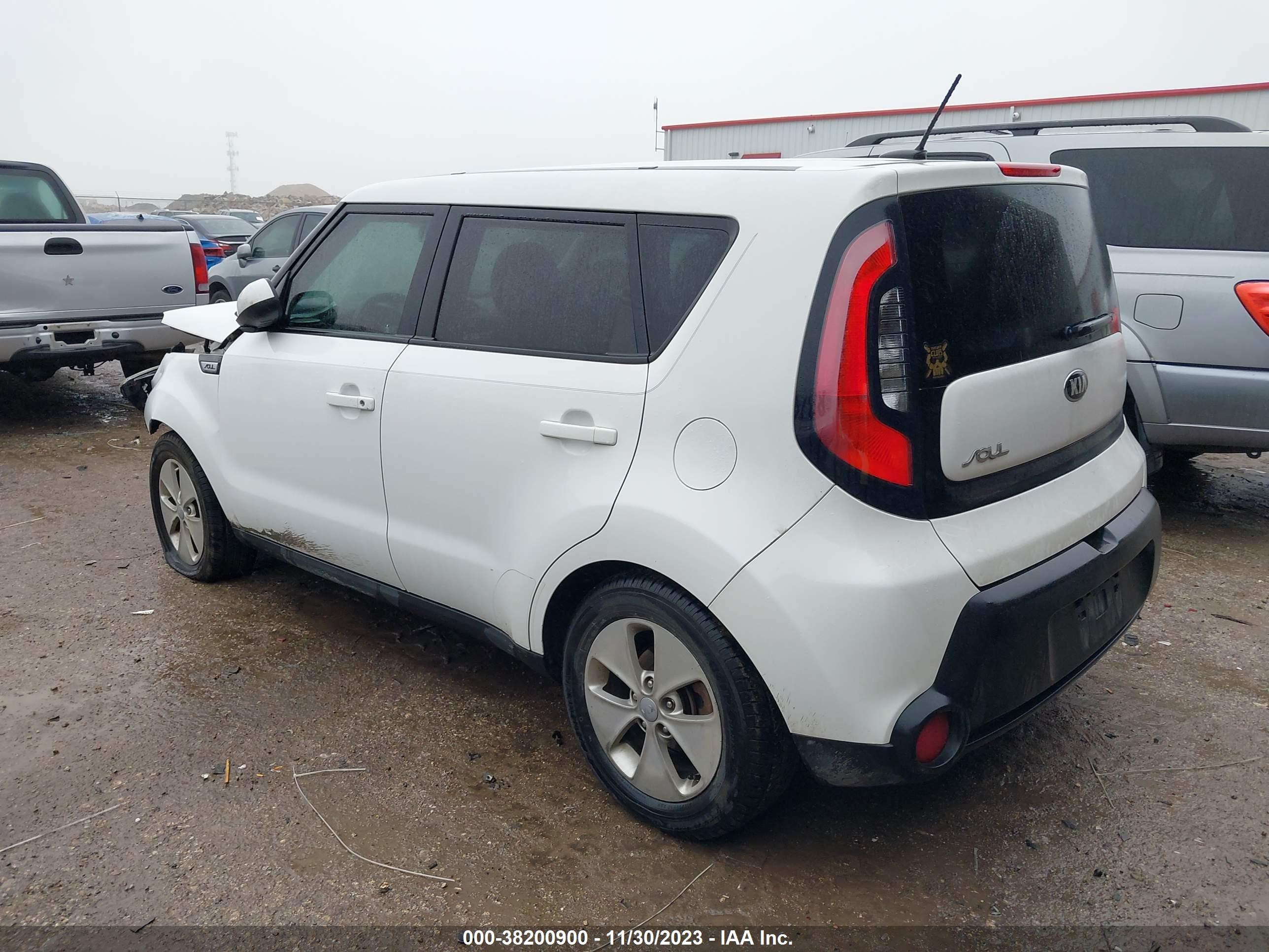 Photo 2 VIN: KNDJN2A2XF7132927 - KIA SOUL 