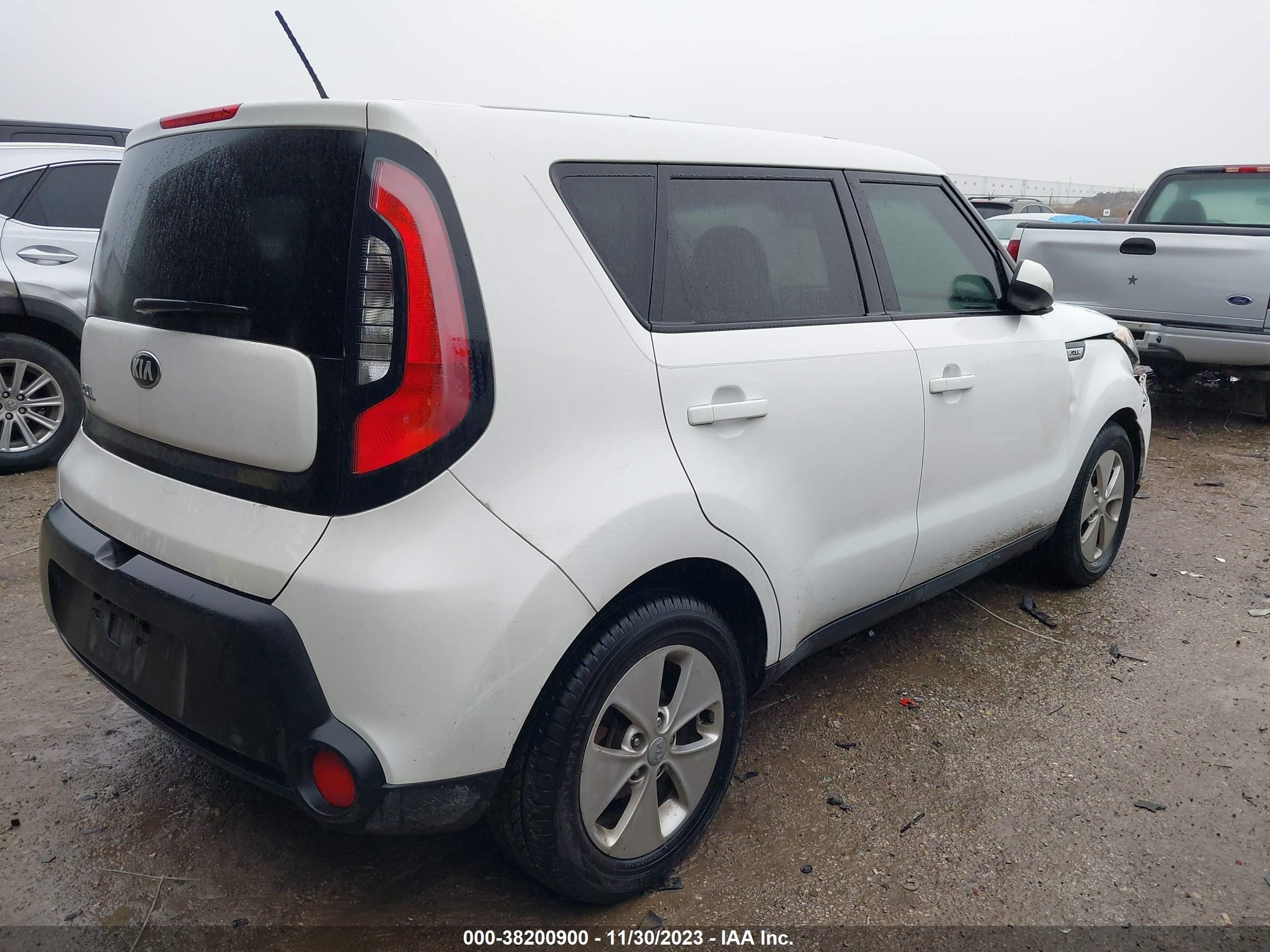 Photo 3 VIN: KNDJN2A2XF7132927 - KIA SOUL 