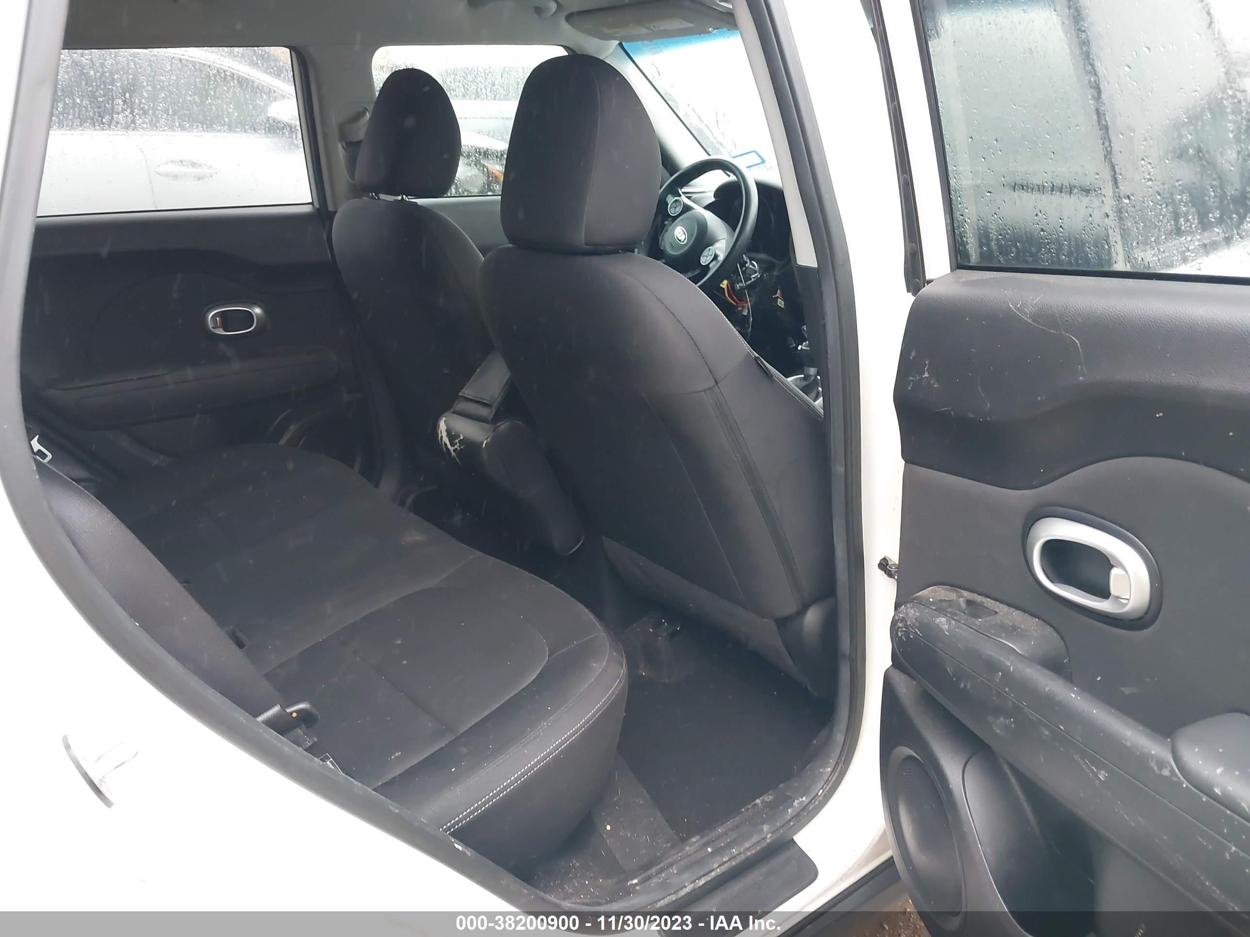 Photo 7 VIN: KNDJN2A2XF7132927 - KIA SOUL 