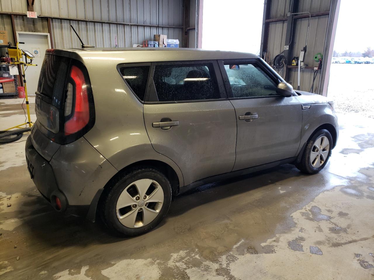 Photo 2 VIN: KNDJN2A2XF7189323 - KIA SOUL 