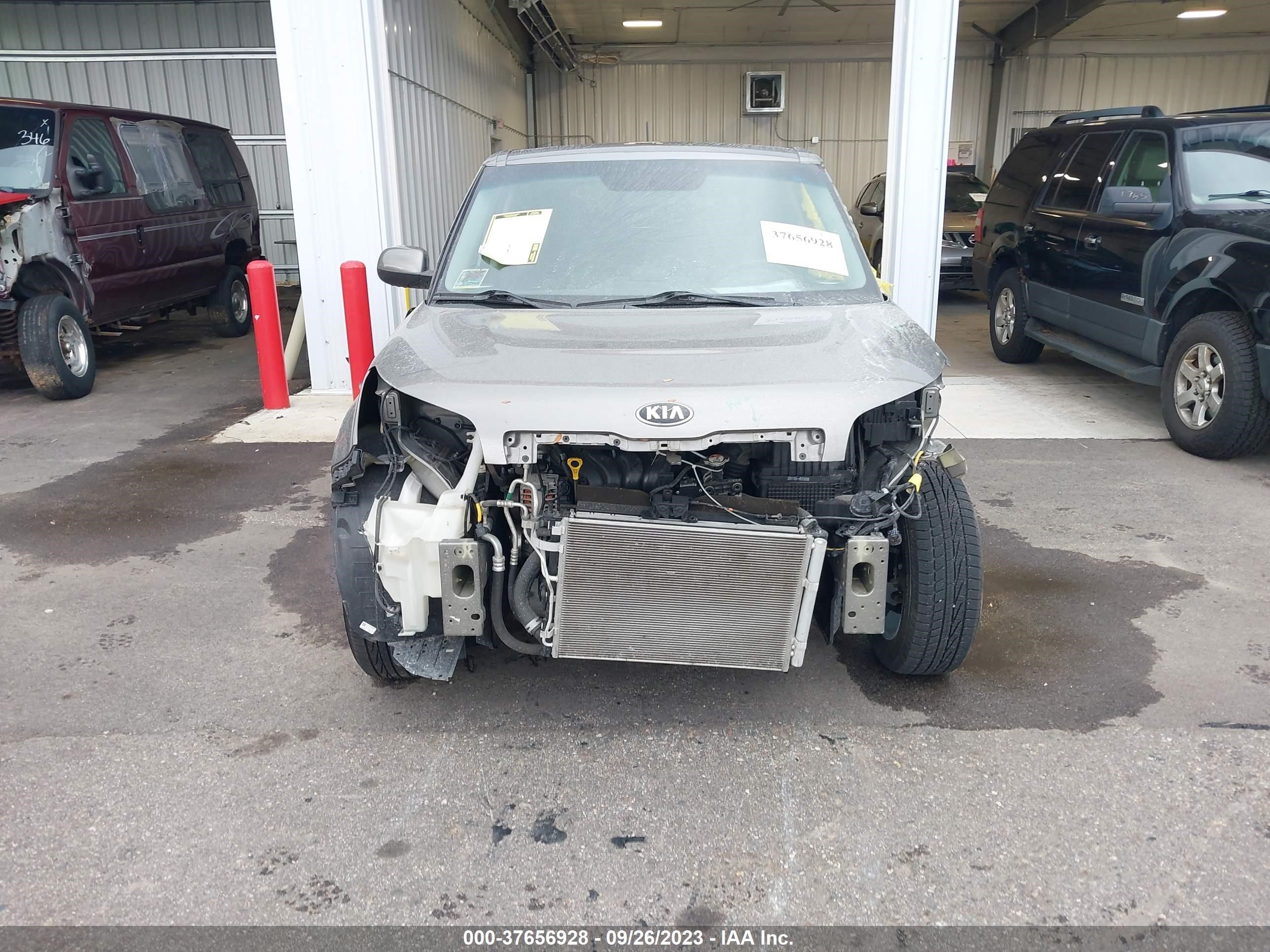 Photo 12 VIN: KNDJN2A2XF7212339 - KIA SOUL 