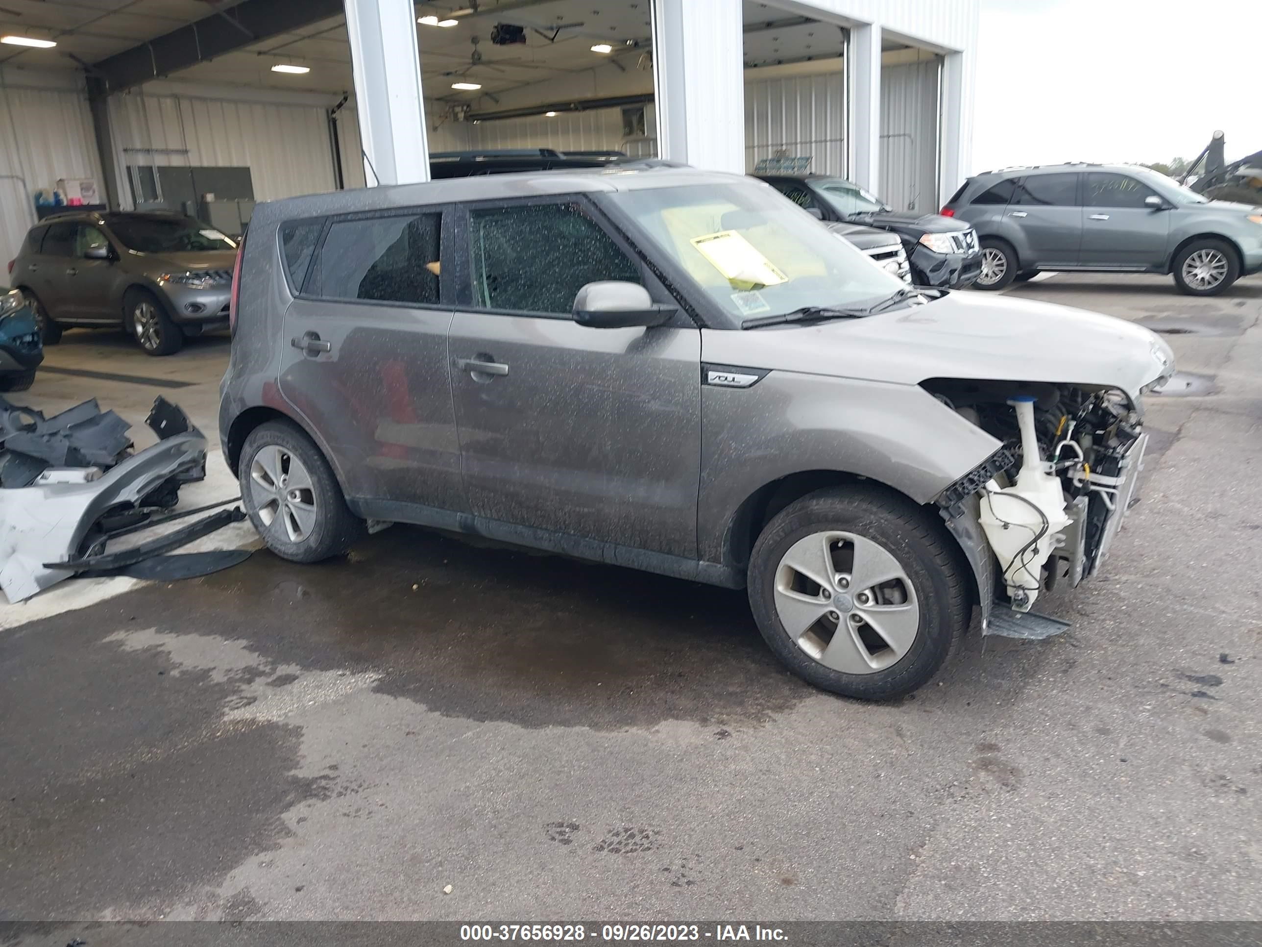 Photo 13 VIN: KNDJN2A2XF7212339 - KIA SOUL 