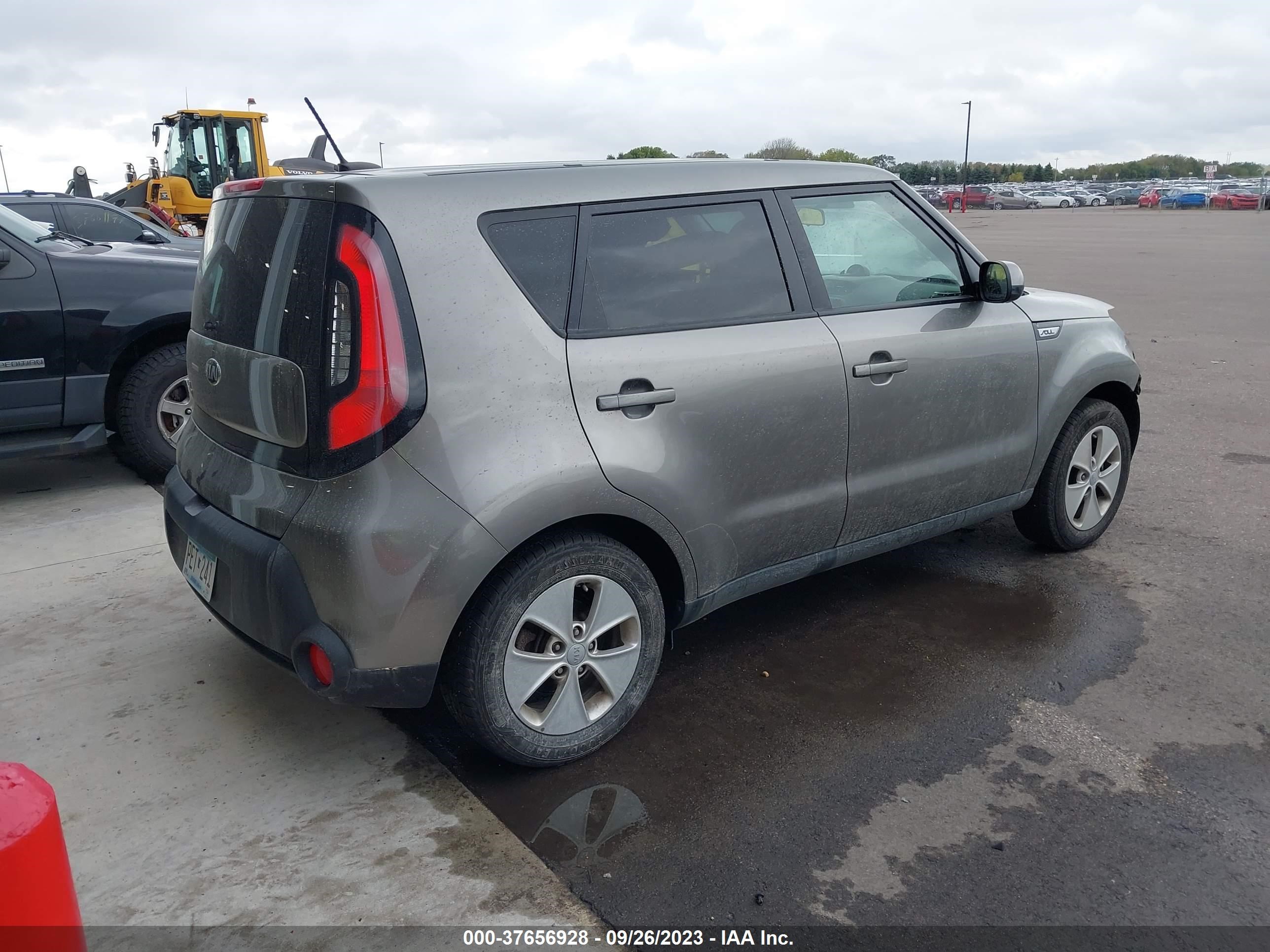 Photo 3 VIN: KNDJN2A2XF7212339 - KIA SOUL 