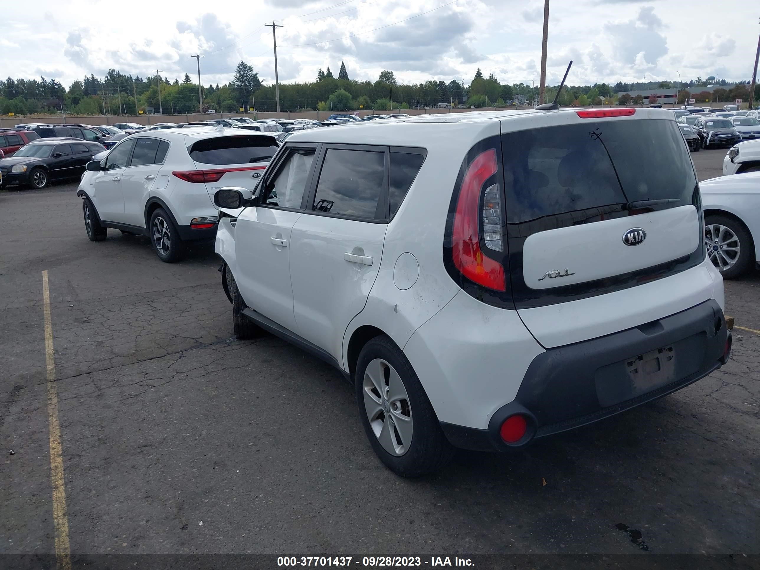 Photo 2 VIN: KNDJN2A2XF7231845 - KIA SOUL 