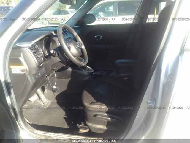 Photo 4 VIN: KNDJN2A2XF7798511 - KIA SOUL 