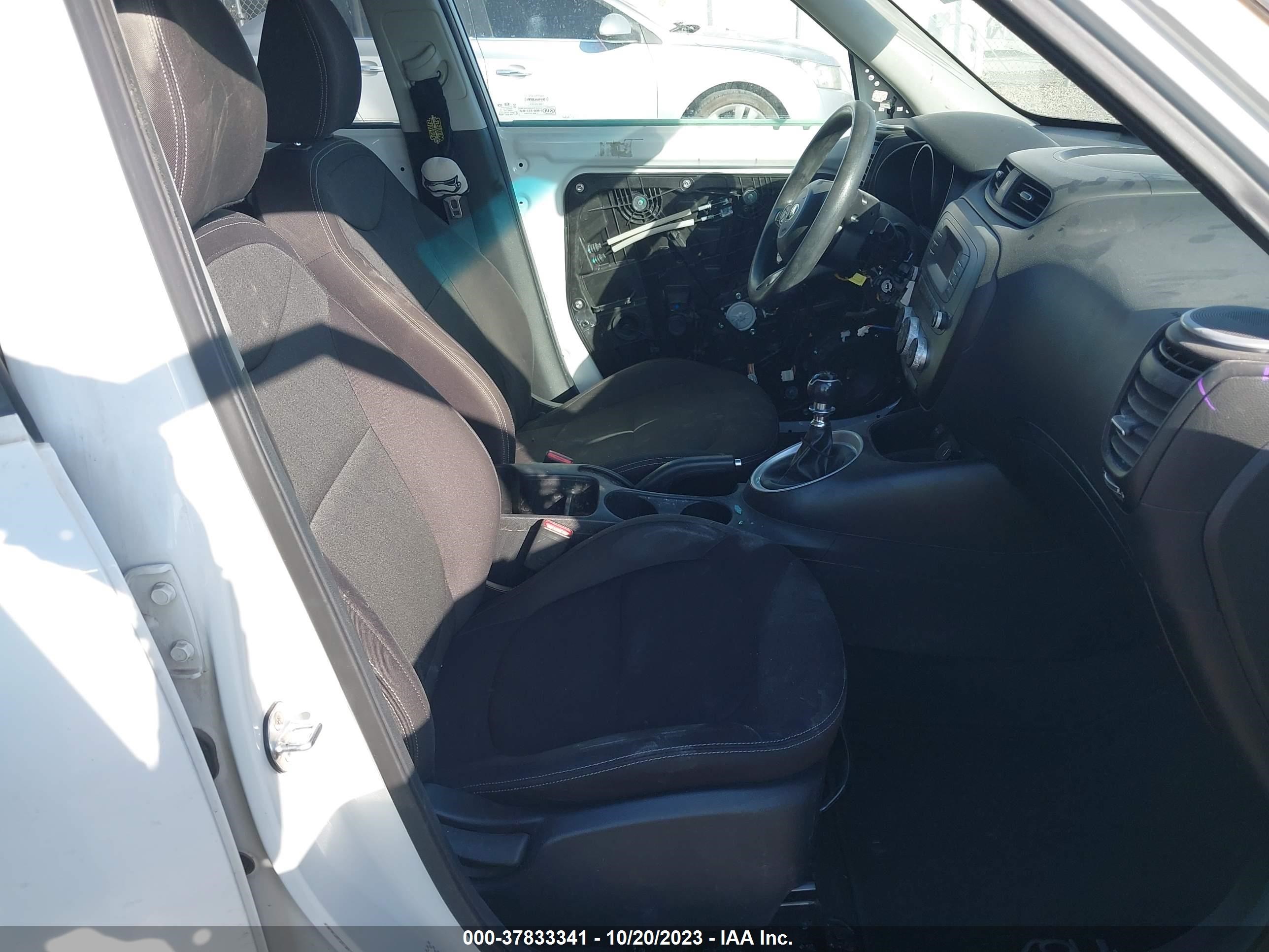 Photo 4 VIN: KNDJN2A2XG7281131 - KIA SOUL 