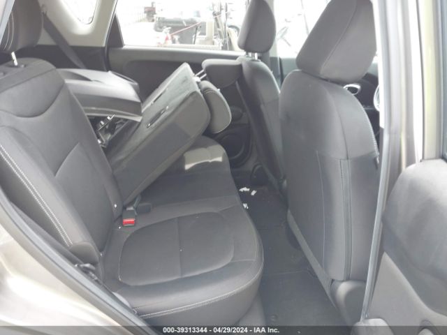 Photo 7 VIN: KNDJN2A2XG7321692 - KIA SOUL 