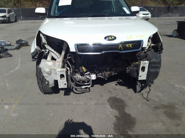 Photo 5 VIN: KNDJN2A2XG7358242 - KIA SOUL 