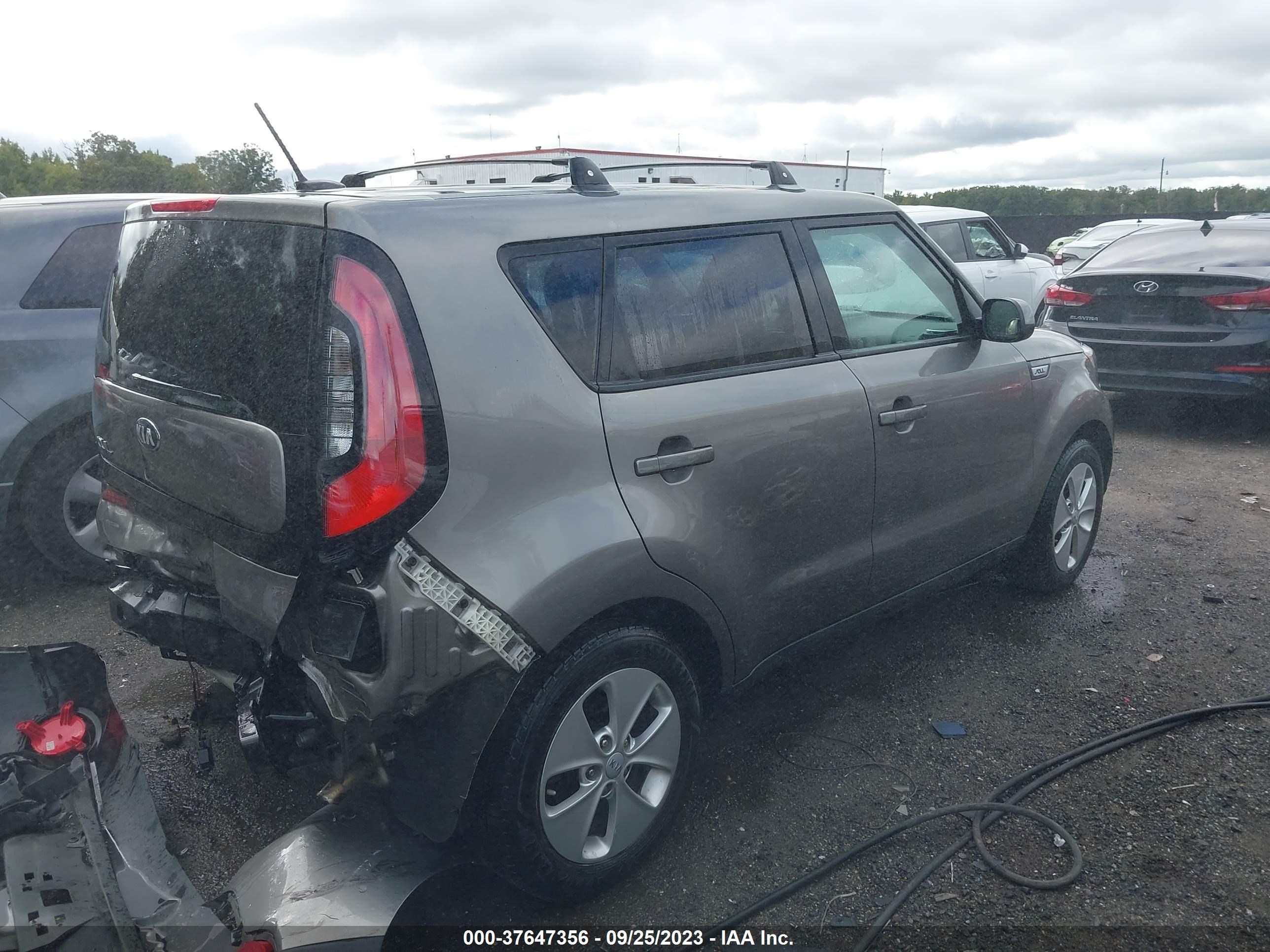 Photo 3 VIN: KNDJN2A2XG7363859 - KIA SOUL 