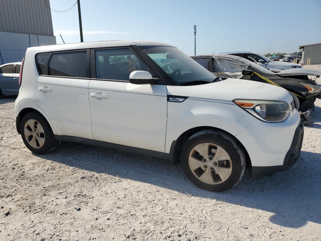 Photo 3 VIN: KNDJN2A2XG7840418 - KIA SOUL 