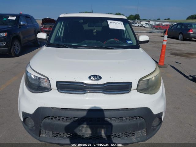 Photo 5 VIN: KNDJN2A2XH7437668 - KIA SOUL 