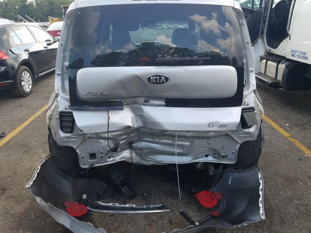 Photo 8 VIN: KNDJN2A2XH7462196 - KIA SOUL 