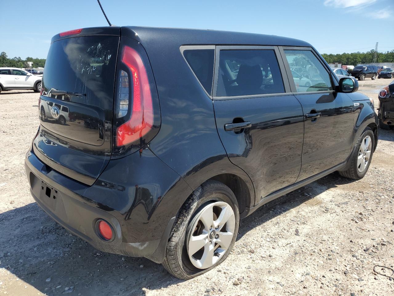 Photo 2 VIN: KNDJN2A2XH7495425 - KIA SOUL 