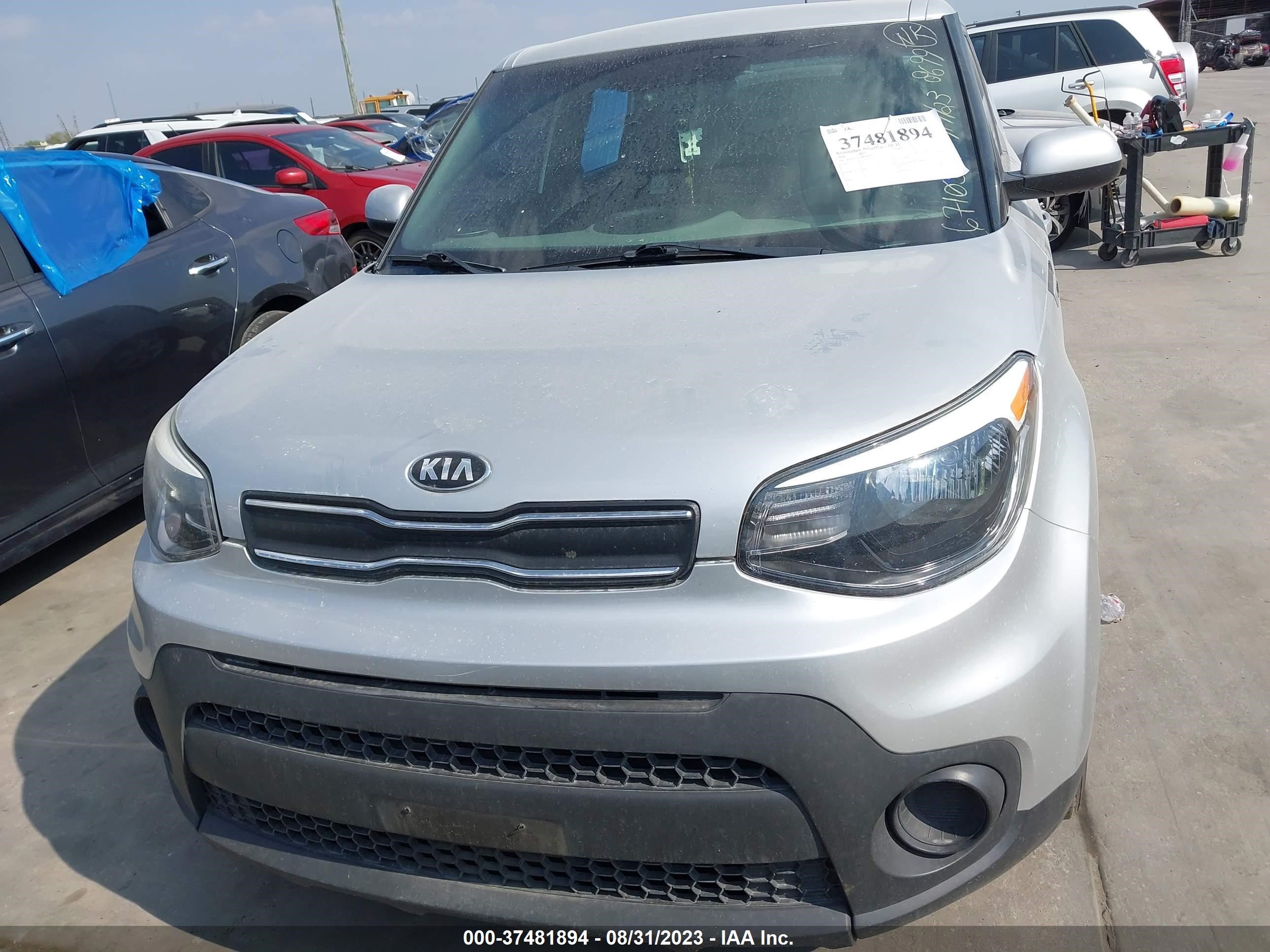 Photo 11 VIN: KNDJN2A2XJ7568699 - KIA SOUL 