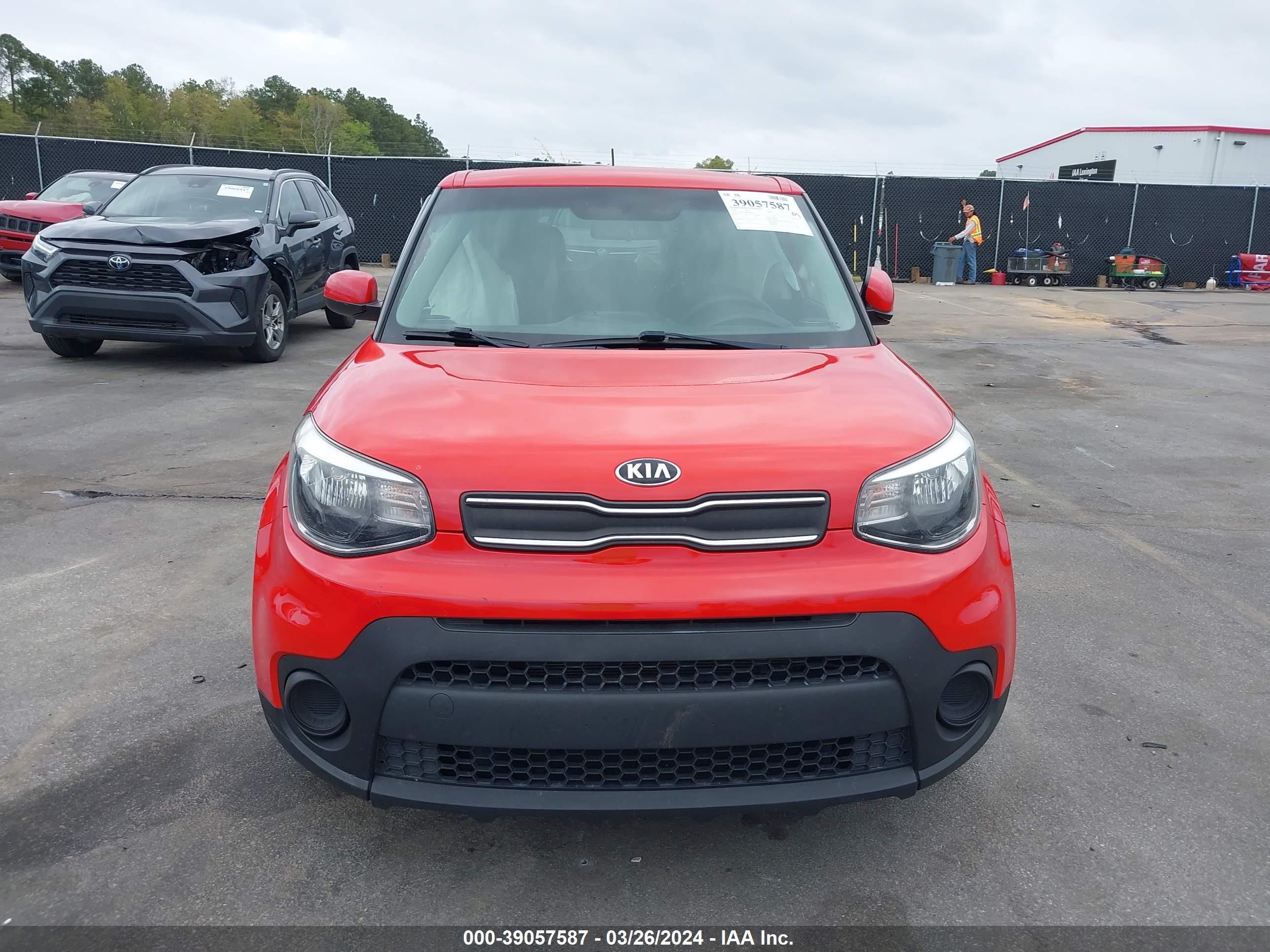 Photo 11 VIN: KNDJN2A2XK7669226 - KIA SOUL 