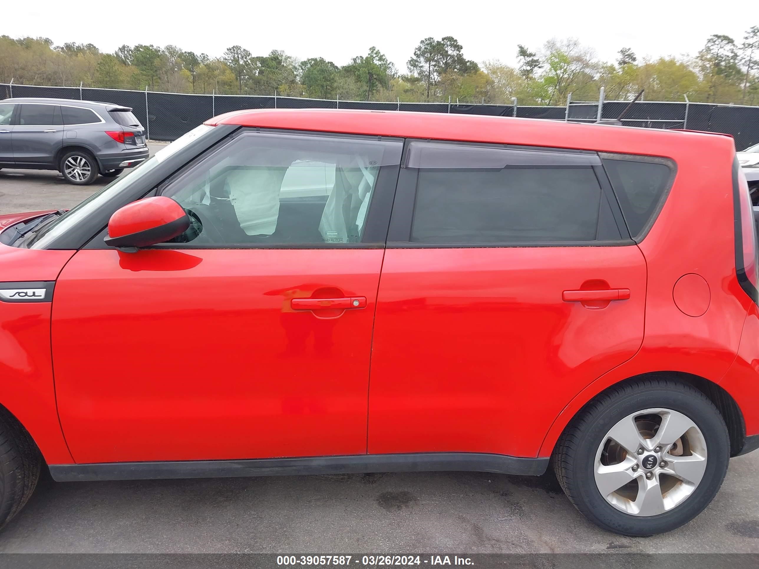 Photo 13 VIN: KNDJN2A2XK7669226 - KIA SOUL 