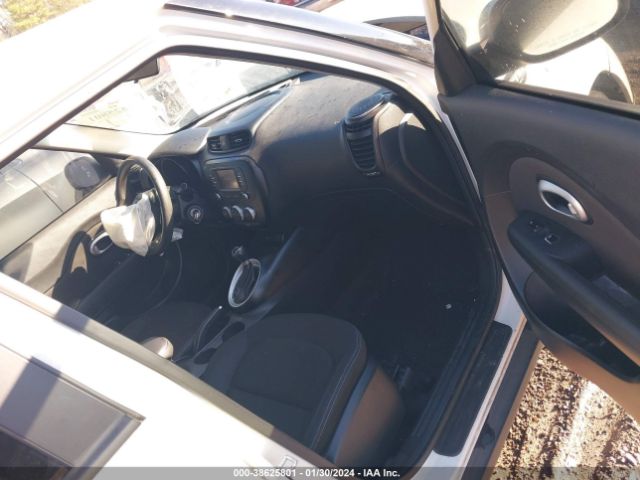 Photo 4 VIN: KNDJN2A2XK7685782 - KIA SOUL 