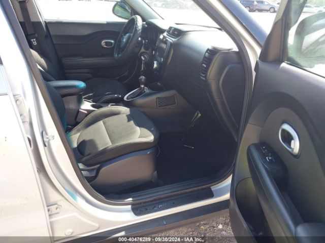 Photo 4 VIN: KNDJP3A50J7507727 - KIA SOUL 