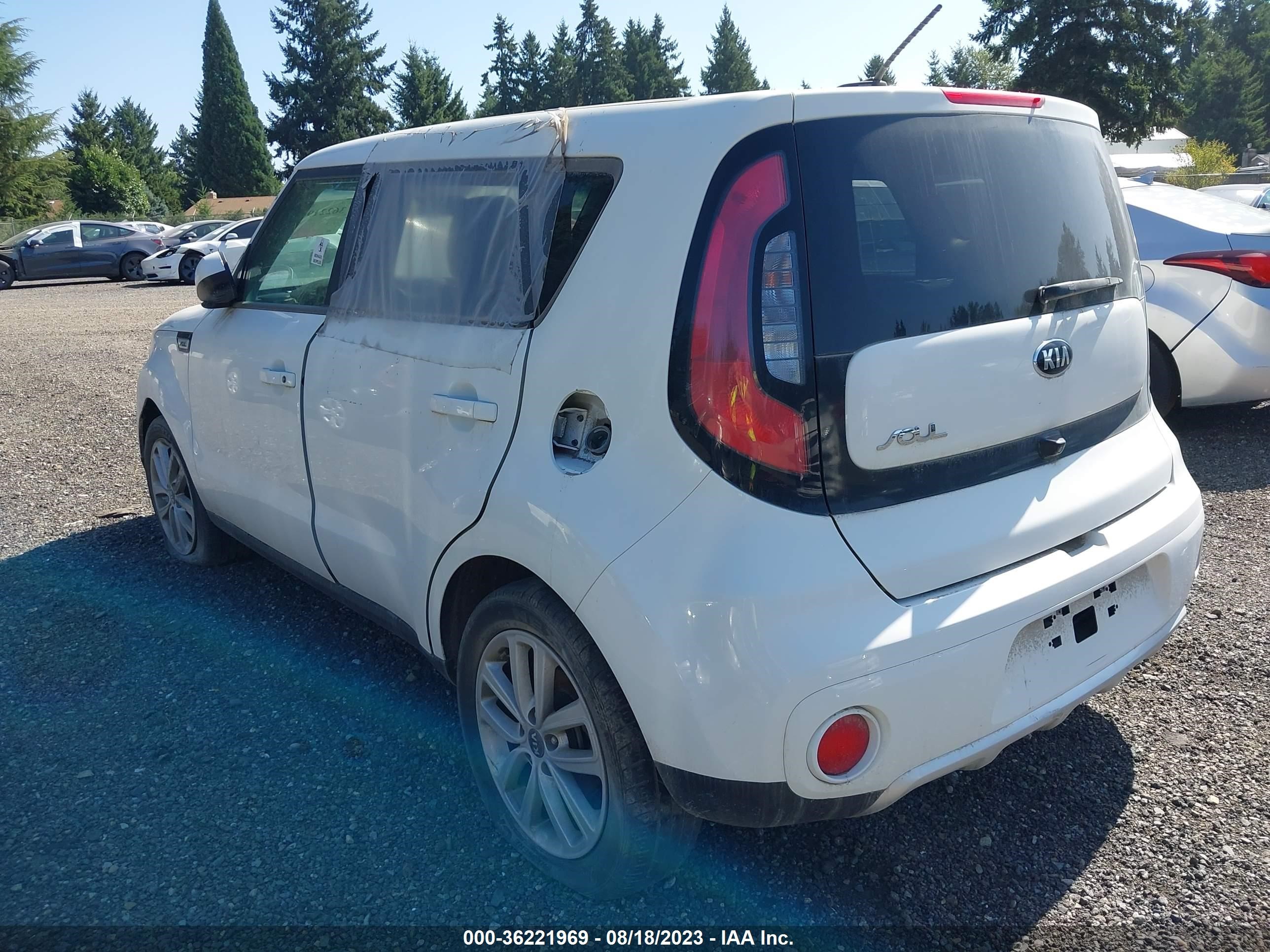 Photo 2 VIN: KNDJP3A50J7596862 - KIA SOUL 