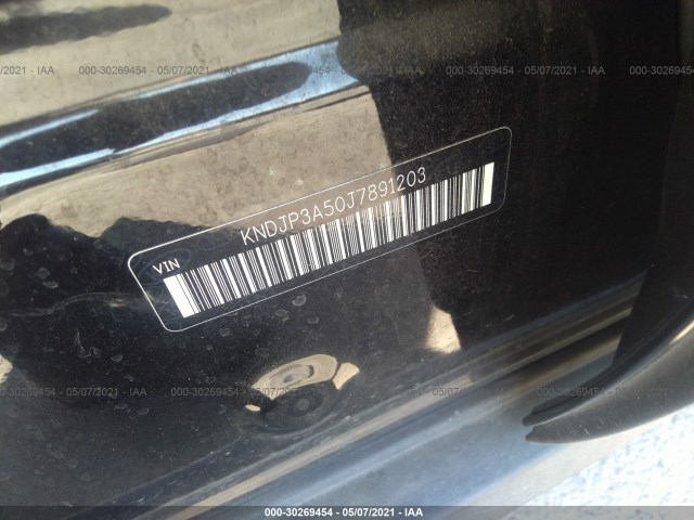 Photo 8 VIN: KNDJP3A50J7891203 - KIA SOUL 