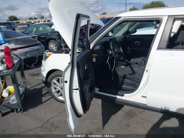 Photo 4 VIN: KNDJP3A50K7008797 - KIA SOUL 