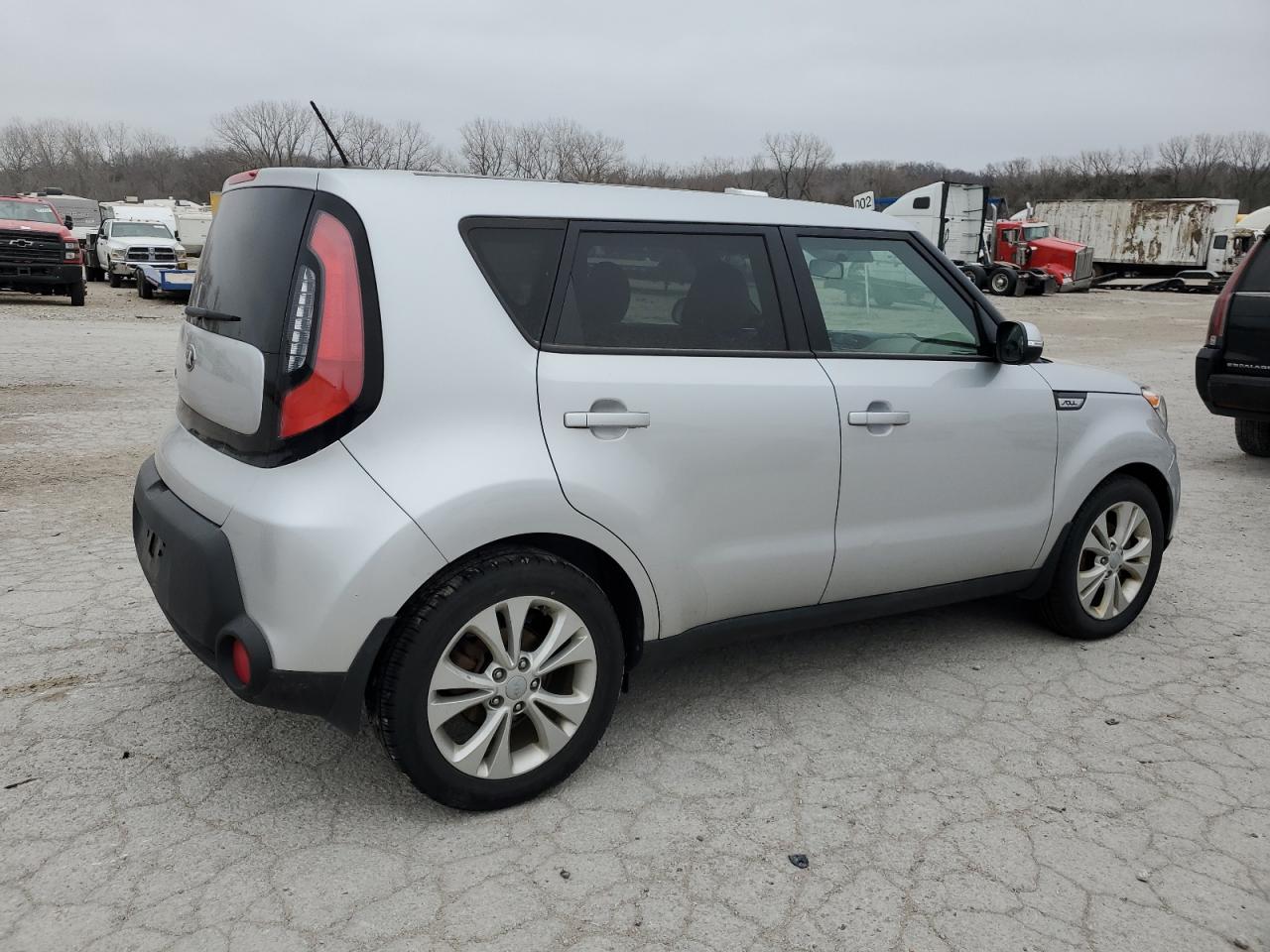 Photo 2 VIN: KNDJP3A51E7724399 - KIA SOUL 