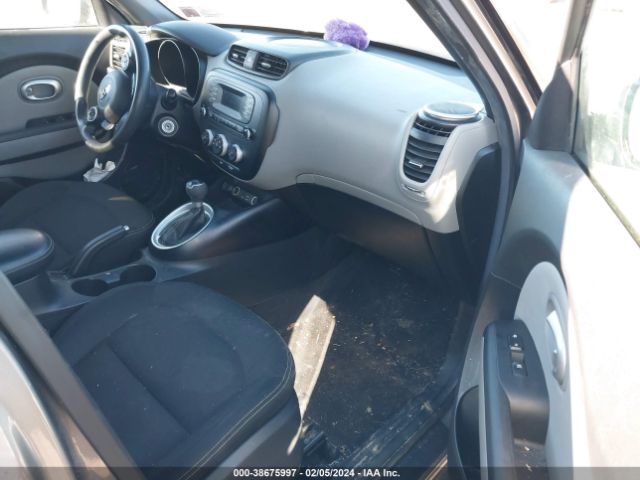 Photo 4 VIN: KNDJP3A51F7174669 - KIA SOUL 