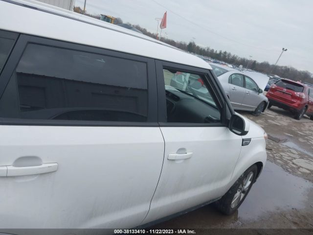 Photo 5 VIN: KNDJP3A51F7196221 - KIA SOUL 