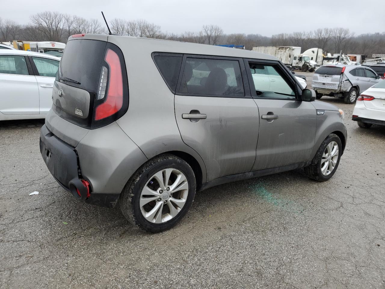 Photo 2 VIN: KNDJP3A51F7197899 - KIA SOUL 