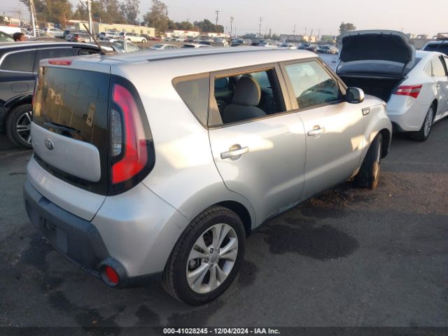 Photo 3 VIN: KNDJP3A51F7768632 - KIA SOUL 