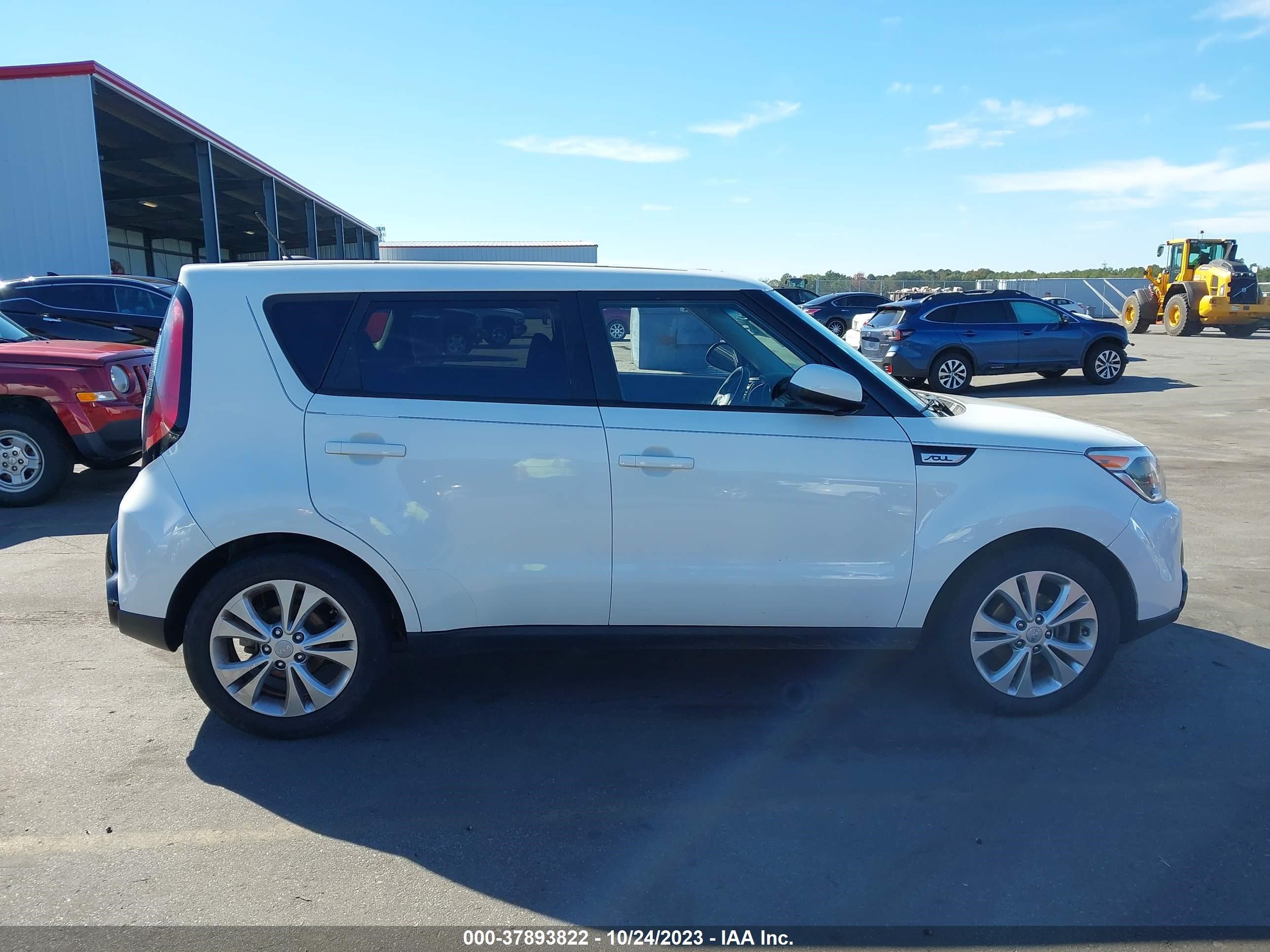 Photo 13 VIN: KNDJP3A51G7263515 - KIA SOUL 