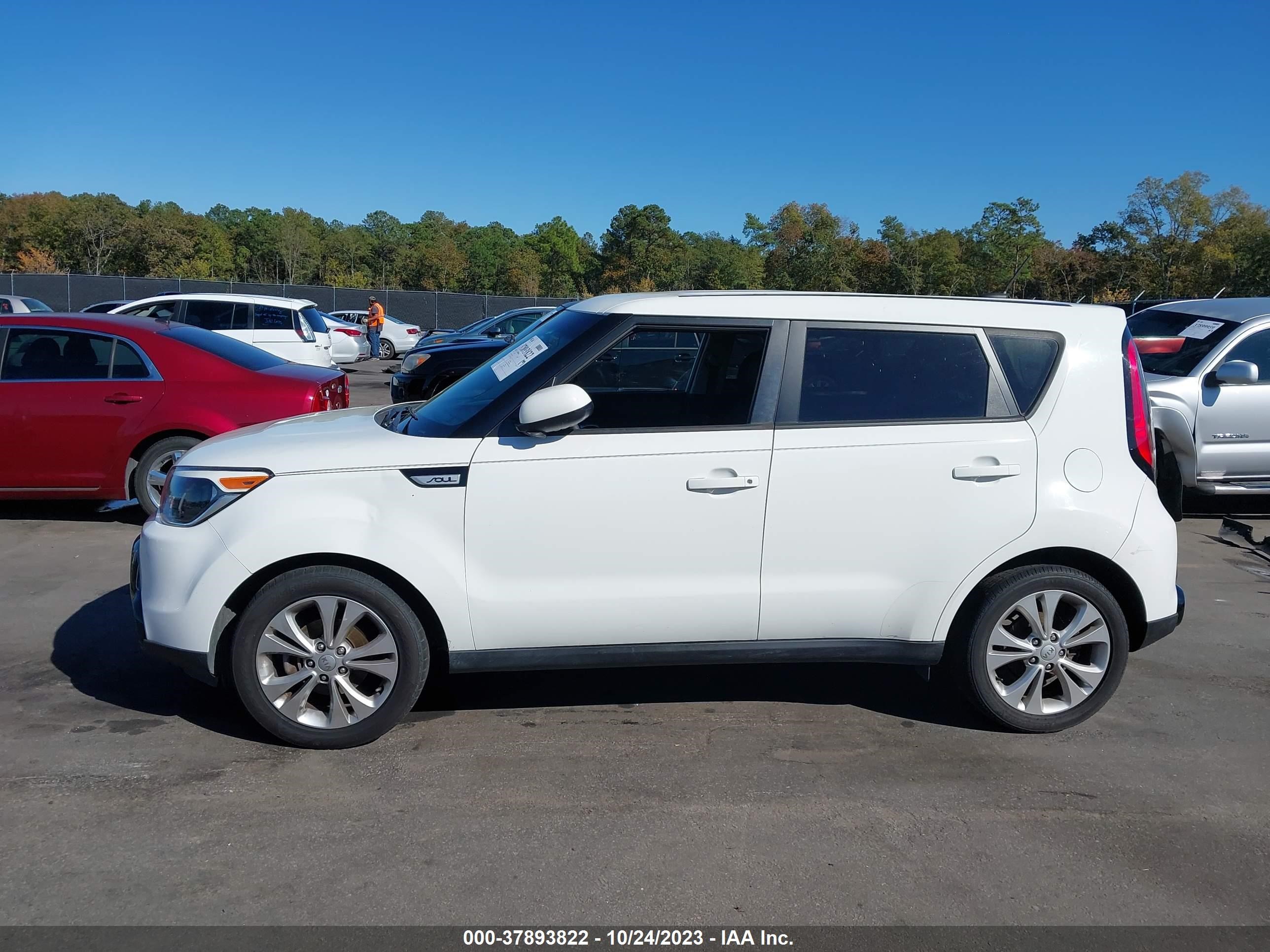 Photo 14 VIN: KNDJP3A51G7263515 - KIA SOUL 