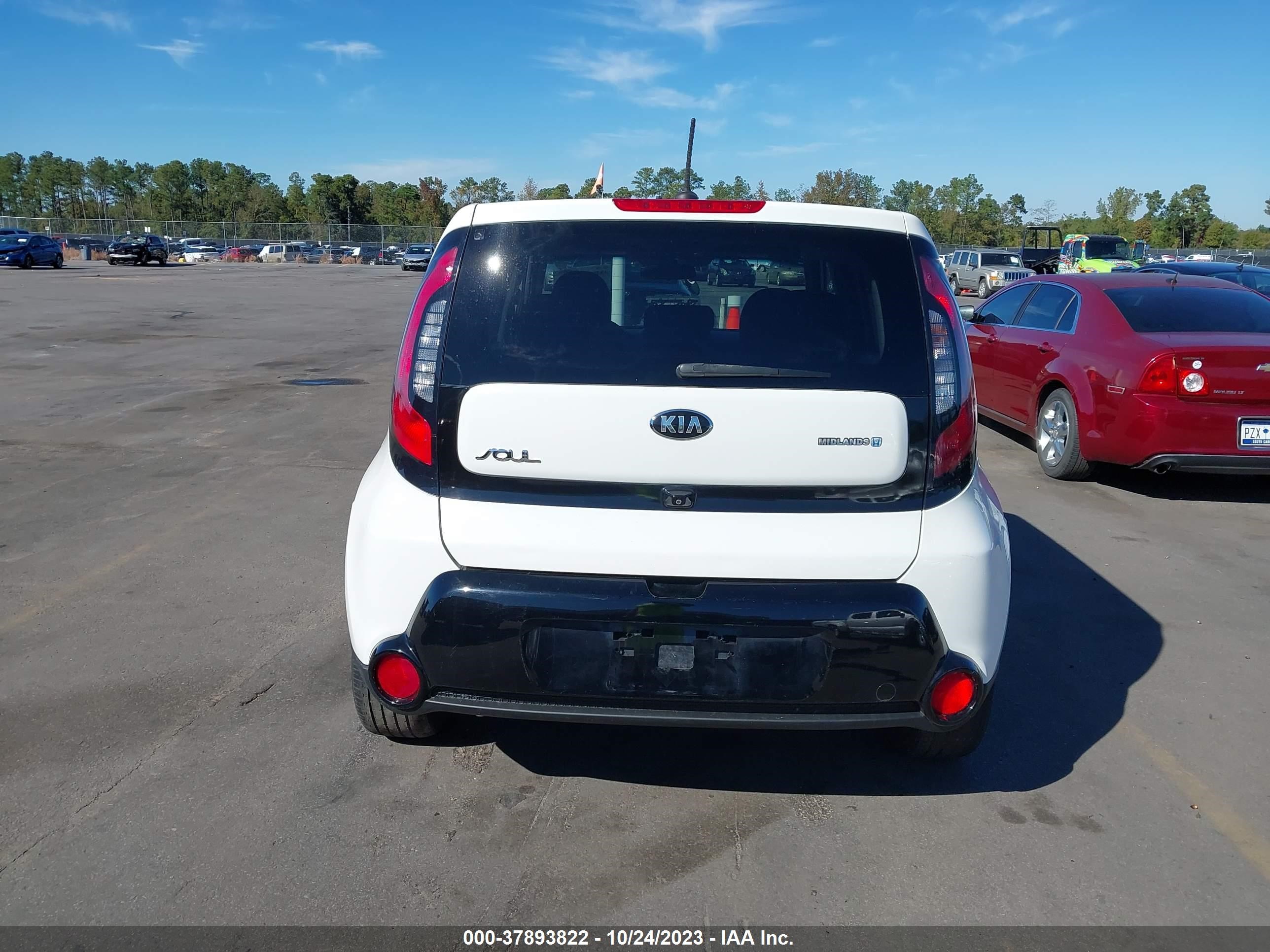 Photo 16 VIN: KNDJP3A51G7263515 - KIA SOUL 