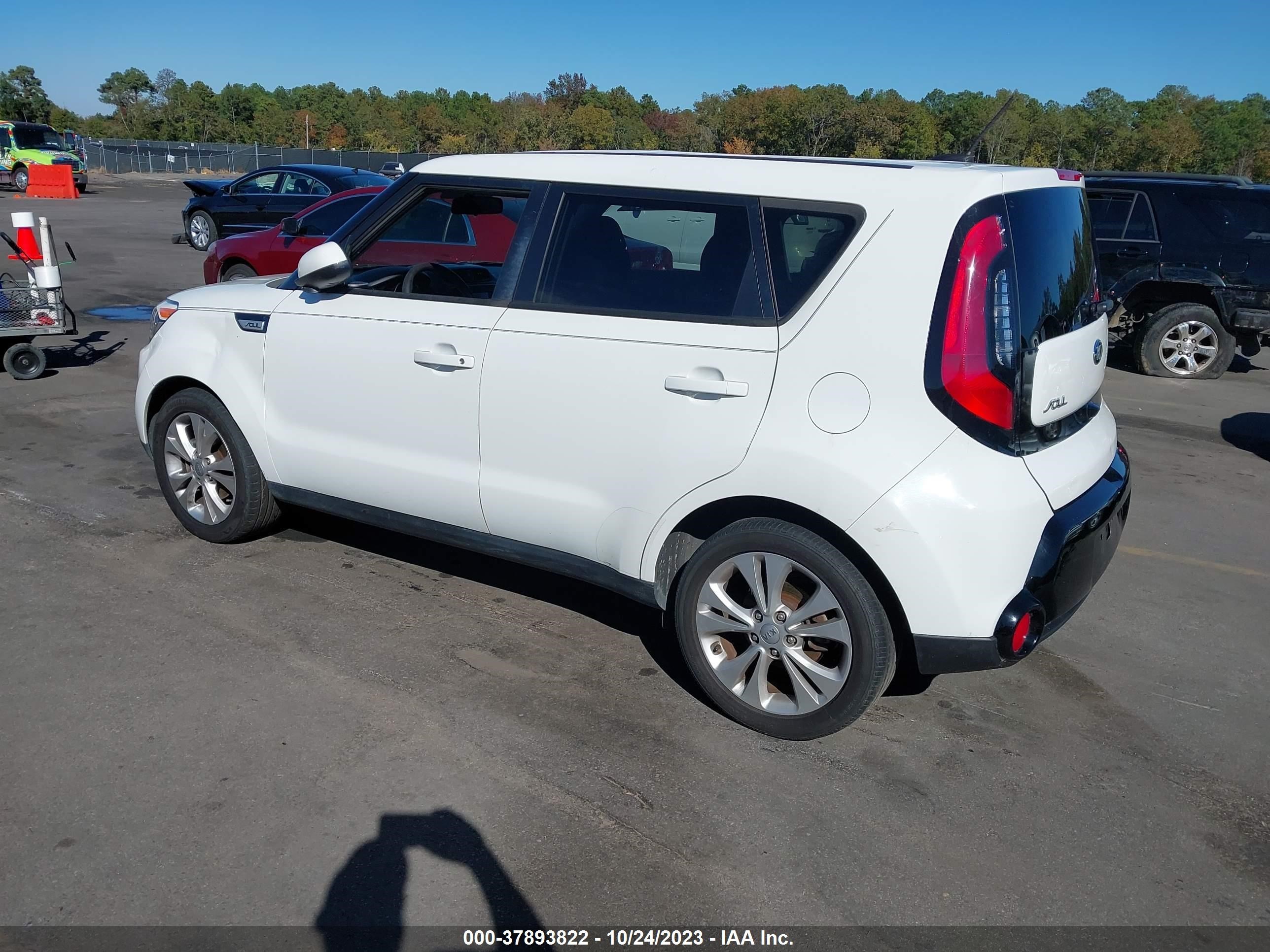 Photo 2 VIN: KNDJP3A51G7263515 - KIA SOUL 