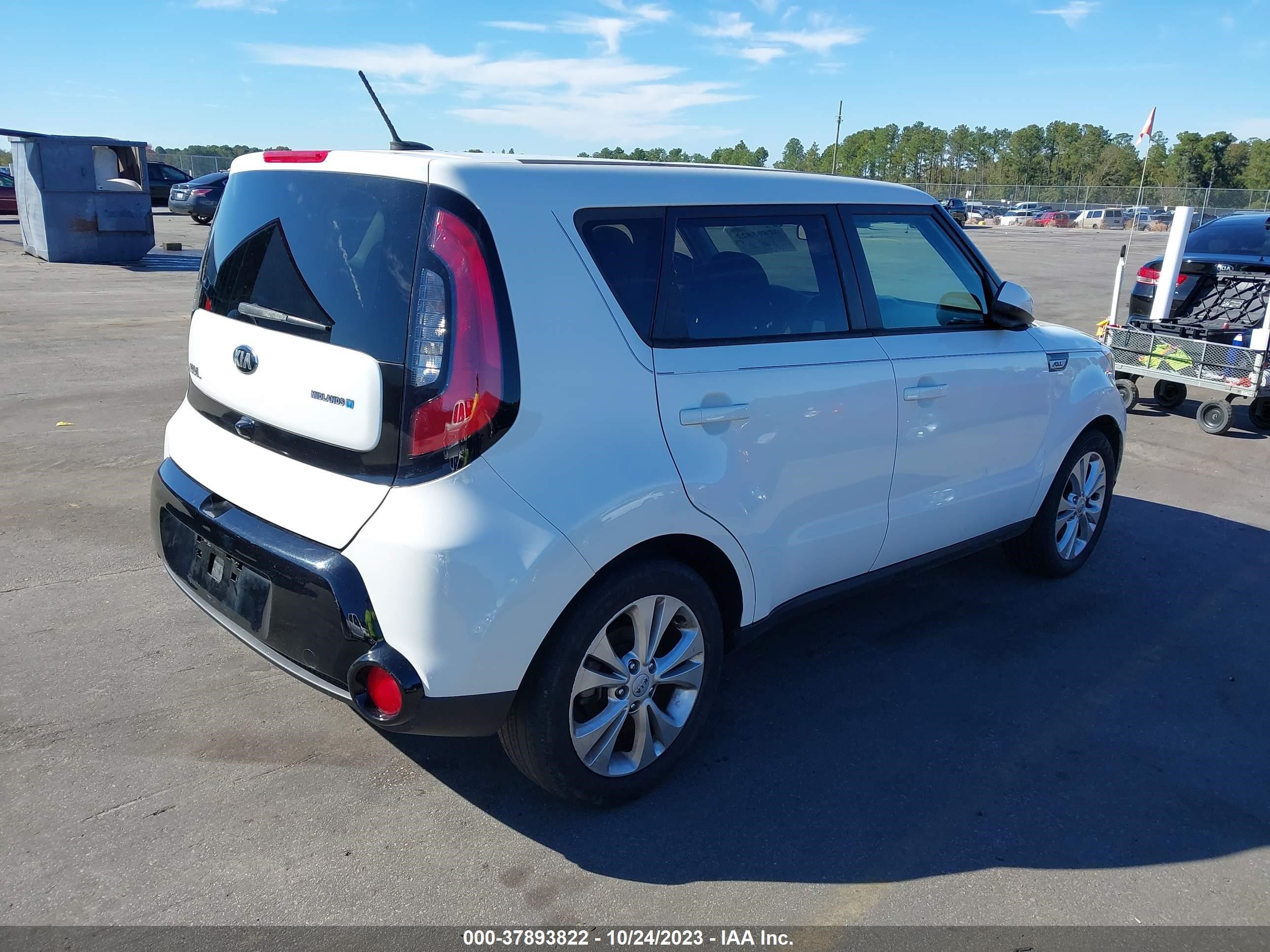 Photo 3 VIN: KNDJP3A51G7263515 - KIA SOUL 