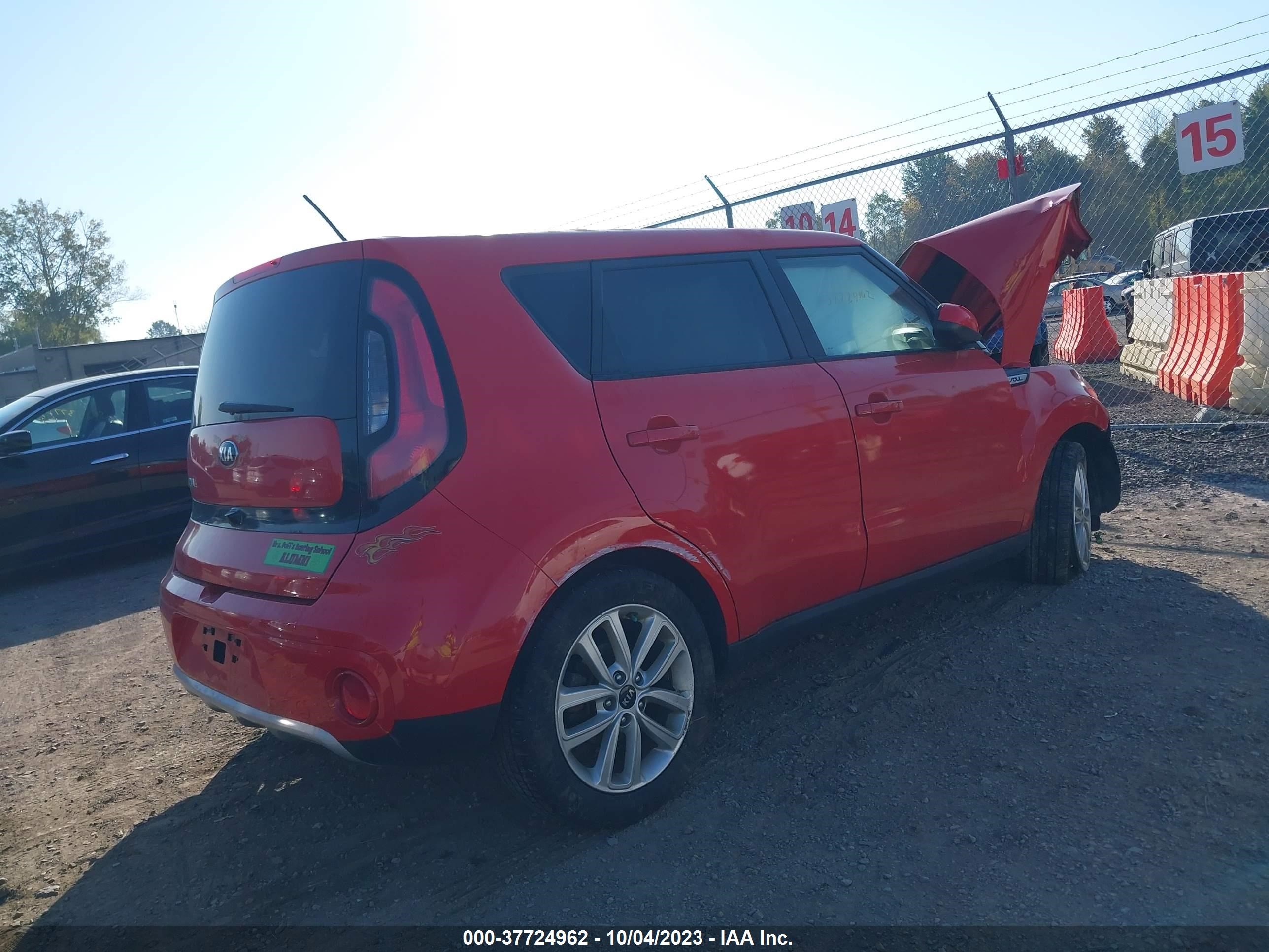 Photo 3 VIN: KNDJP3A51H7416895 - KIA SOUL 