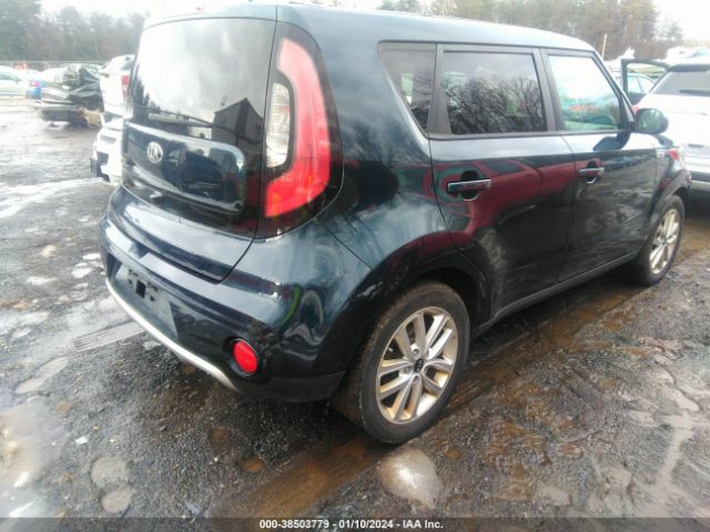 Photo 3 VIN: KNDJP3A51H7425788 - KIA SOUL 