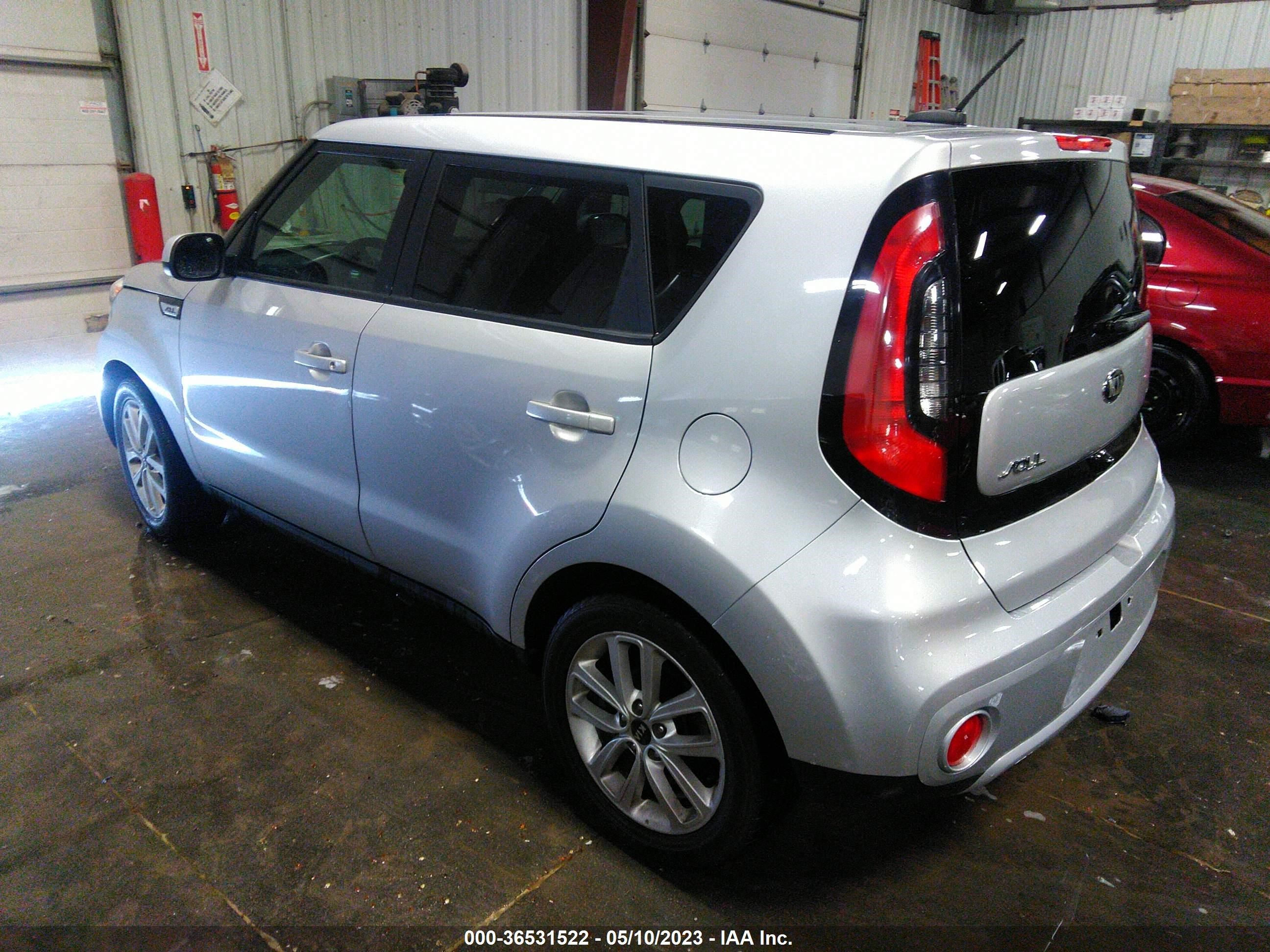 Photo 2 VIN: KNDJP3A51H7427685 - KIA SOUL 