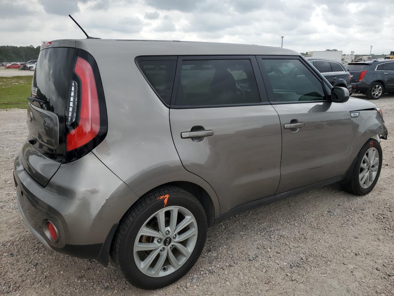 Photo 2 VIN: KNDJP3A51H7485635 - KIA SOUL 