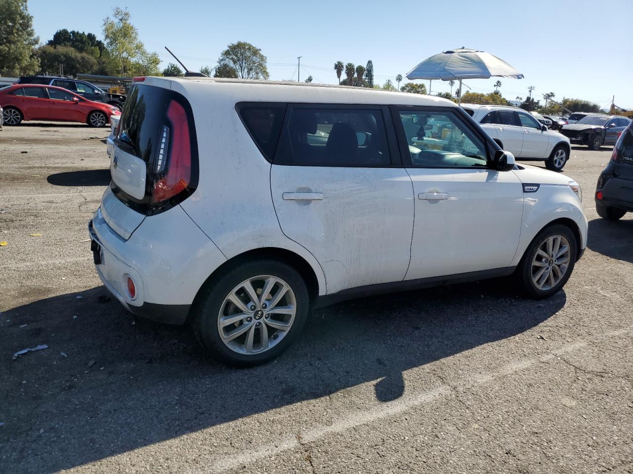 Photo 2 VIN: KNDJP3A51J7539067 - KIA SOUL 