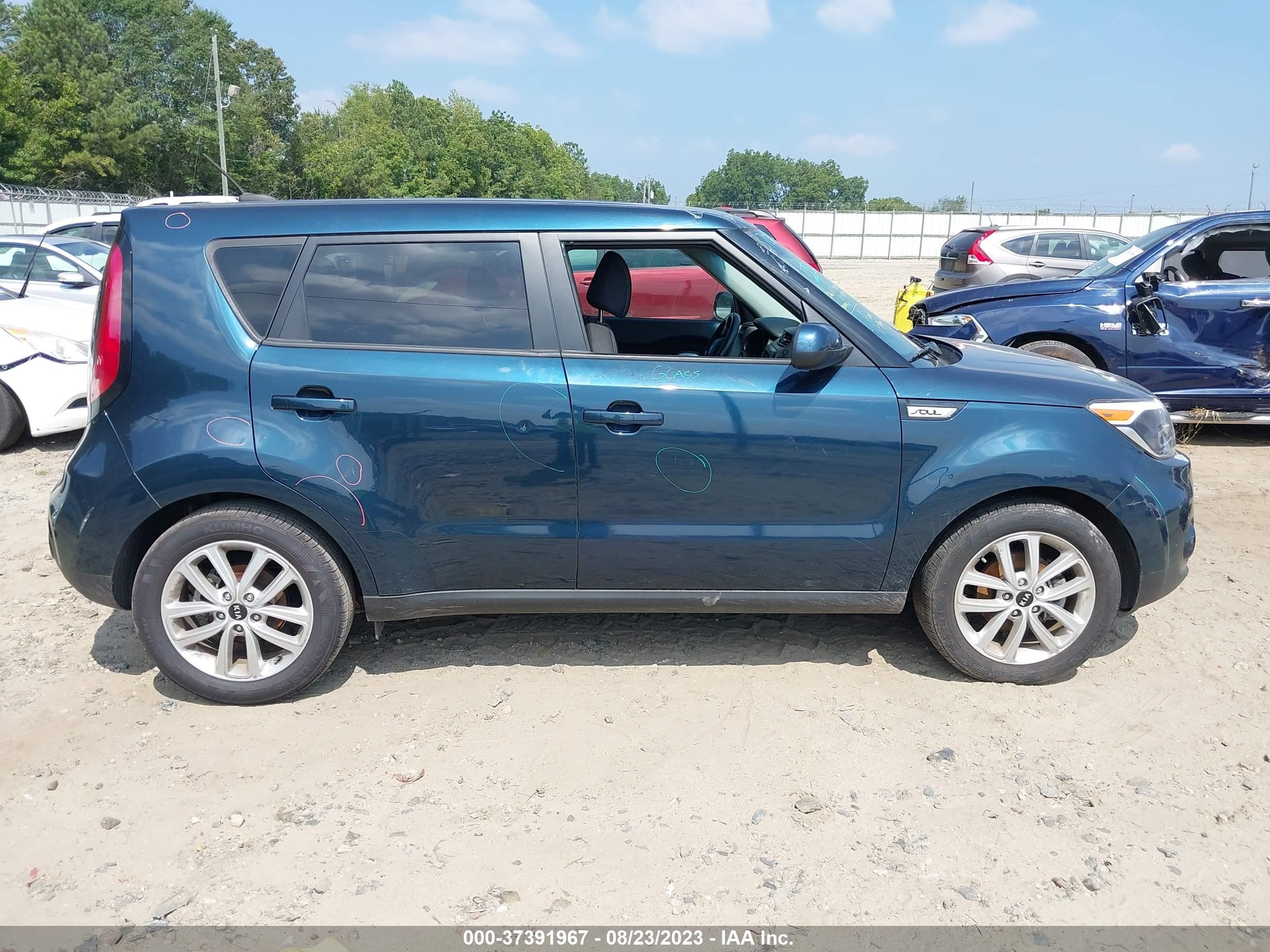 Photo 12 VIN: KNDJP3A51J7592125 - KIA SOUL 